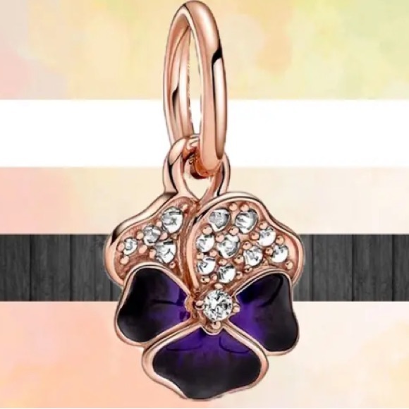 💜💜VIBRANT AND BEAUTIFUL DEEP PURPLE PANSY FLOWER DANGLE CHARM💜💜 - Picture 7 of 8